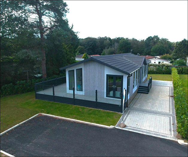 2 Bedroom Park Home For Sale In Warren Park, Portsmouth Road, Thursley, GU8