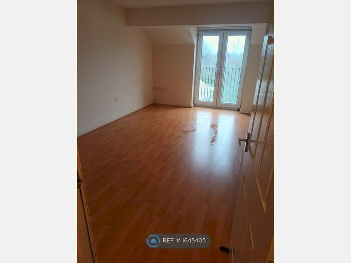 2 Bedroom Flat To Rent In High Street, Walsall, WS3