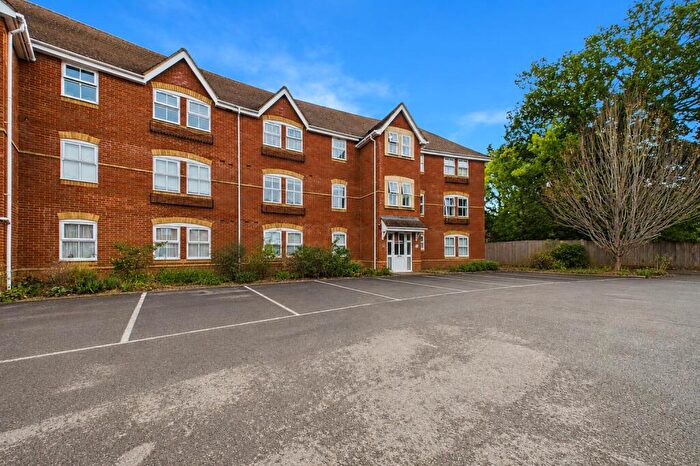 2 Bedroom Flat To Rent In Bevan Gate, Bracknell, Berkshire, RG42
