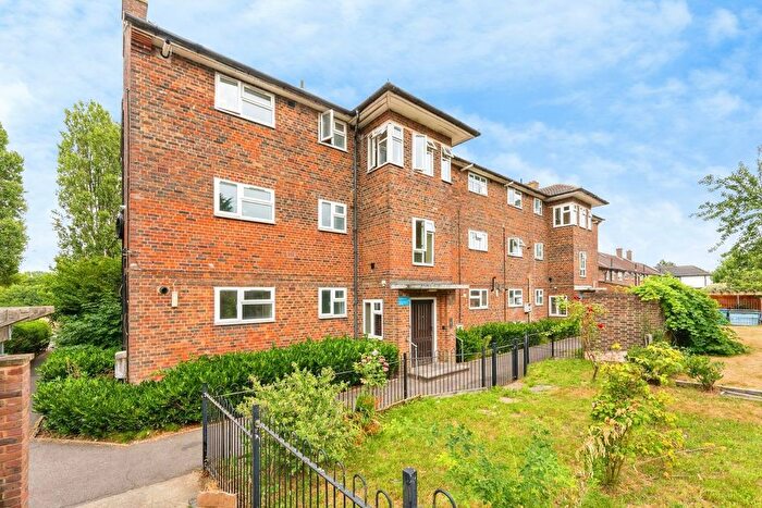 1 Bedroom Flat For Sale In Tempsford Avenue, Borehamwood, WD6