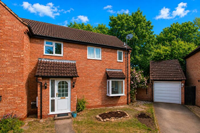 3 Bedroom Semi-Detached House To Rent In Audley Mead, Bradwell, MK13
