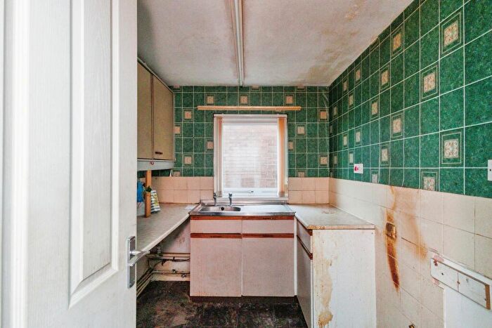 2 Bedroom Flat For Sale In City Avenue, Denton, Manchester, Greater Manchester, M34