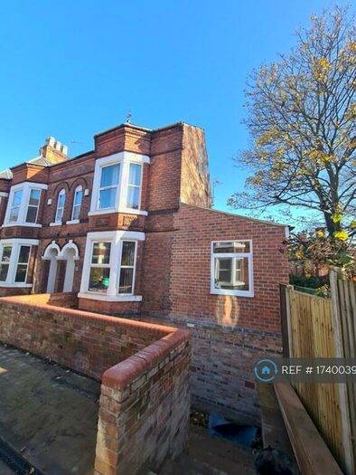 7 Bedroom Detached House To Rent In Sherwin Grove, Nottingham, NG7