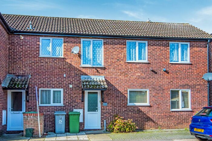 2 Bedroom Flat To Rent In The Paddocks, Old Catton, Norwich, NR6