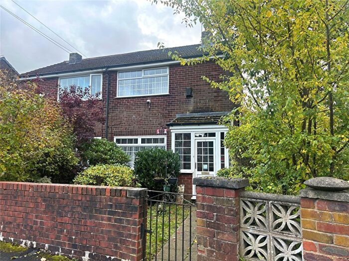 2 Bedroom Semi-Detached House For Sale In Prior Street, Glodwick, Oldham, OL8