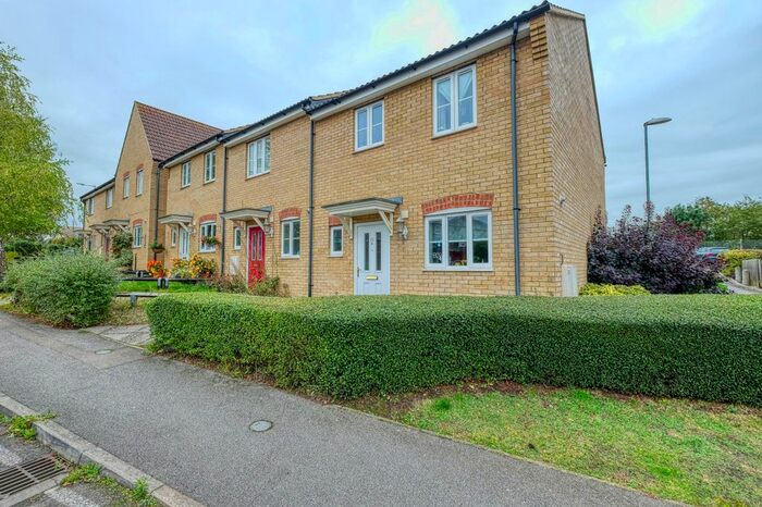 3 Bedroom Semi-Detached House To Rent In Green Road, Newmarket, CB8