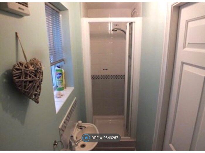 Studio To Rent In Addington Way, Tividale, Oldbury, B69