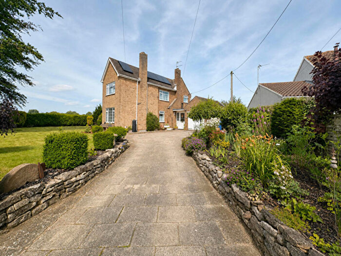 4 Bedroom Detached House For Sale In The Beeches, Wickenby Road, Lissington, LN3