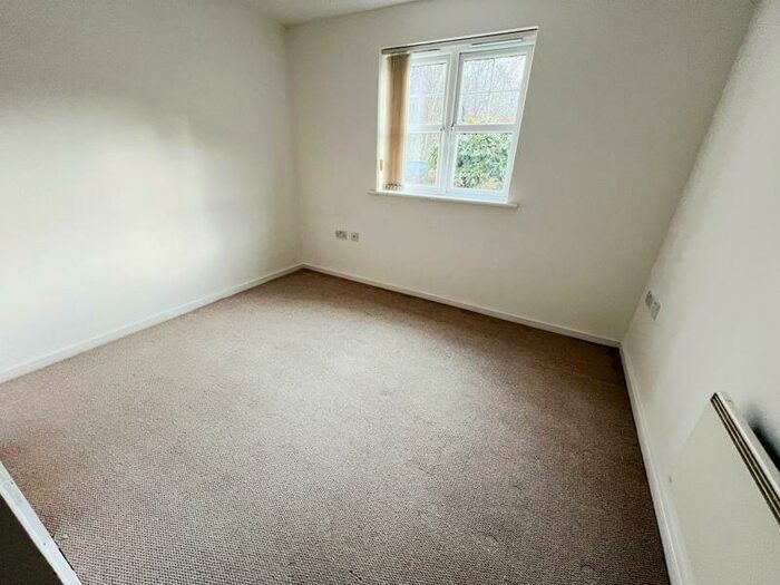 2 Bedroom Flat To Rent In Astley Brook Close, Astley Bridge, Bolton, BL1