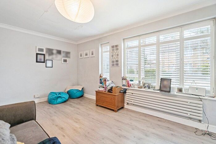 3 Bedroom End Of Terrace House For Sale In Ash Grove, Harefield, UB9