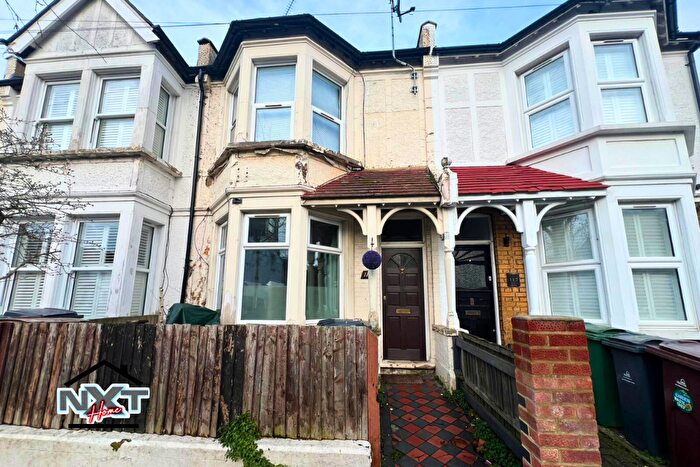 1 Bedroom Flat To Rent In Dawlish Road, London, E10