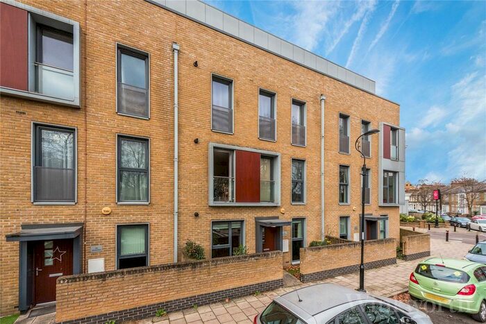 1 Bedroom Flat To Rent In Monson Road, London, SE14