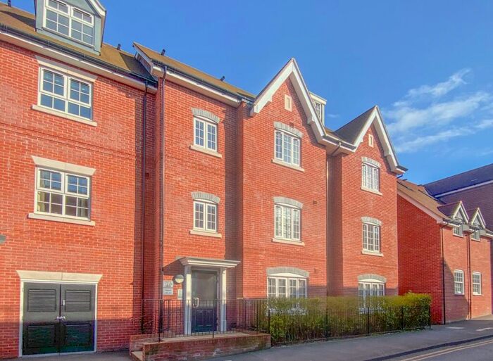 2 Bedroom Flat To Rent In Little Lane, Wantage, OX12