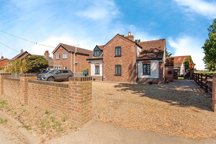 4 Bedroom Detached House For Sale In Seagate Road, Long Sutton, Spalding, PE12