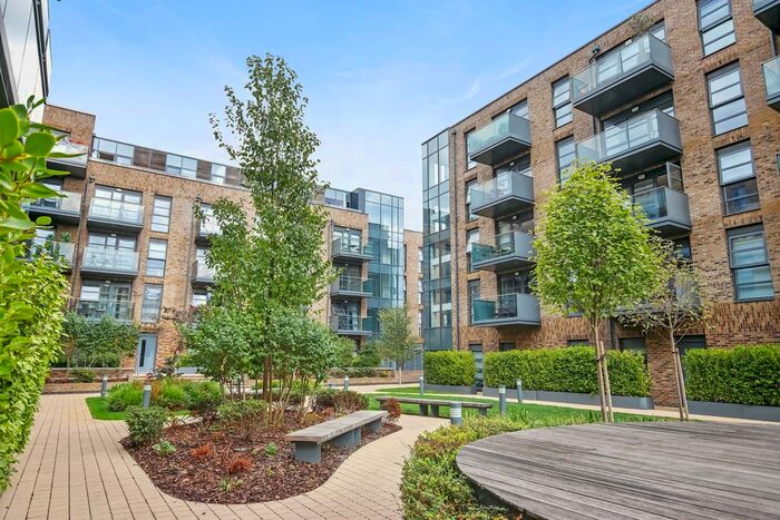 1 Bedroom Flat To Rent In Alwen Court, Bermondsey, SE1