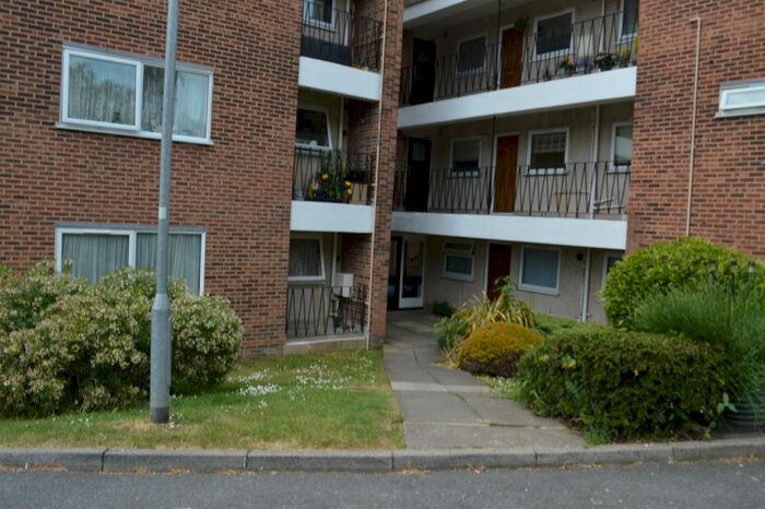 1 Bedroom Flat To Rent In Highmill, Ware, SG12