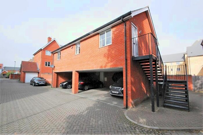 2 Bedroom Flat To Rent In Mortimer Gardens, Colchester, CO4