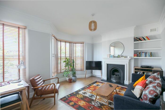 3 Bedroom Flat To Rent In Muschamp Road, London, SE15