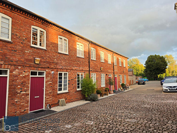 2 Bedroom Mews For Sale In The Malthouse, Castle Brewery, Newark, NG24