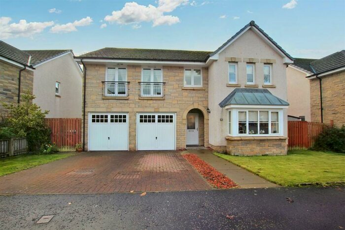 5 Bedroom Detached House For Sale In Woodlands Avenue, Lanark, ML11