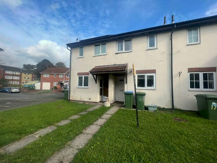 2 Bedroom Terraced House To Rent In Woolston, Southampton, SO19