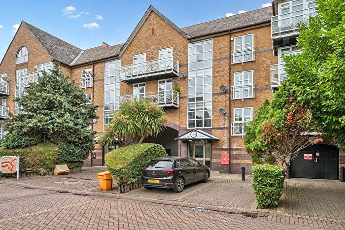 1 Bedroom Flat For Sale In Eleanor Close, London, SE16