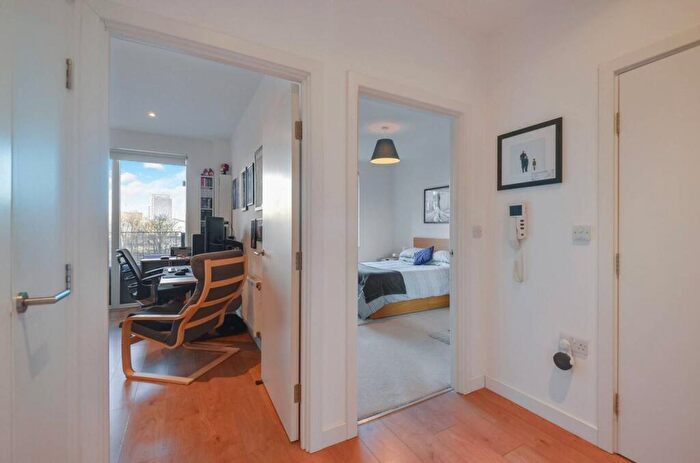 1 Bedroom Flat For Sale In Navigation Road, Tower Hamlets, London, E3