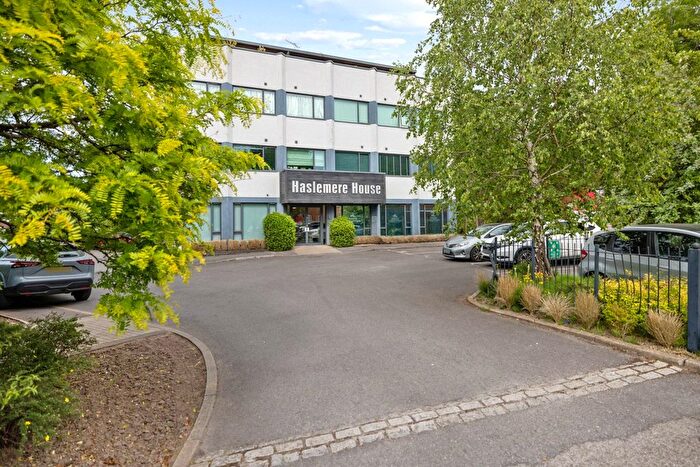 1 Bedroom Flat For Sale In Haslemere, Surrey, GU27