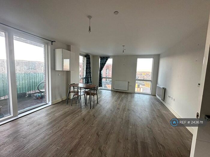 3 Bedroom Flat To Rent In Chesterton, Harrow, HA1
