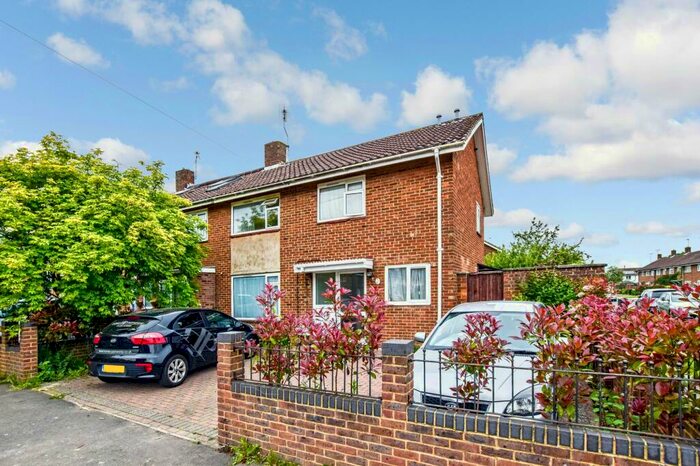 1 Bedroom Property To Rent In Hare Lane, Langley Green, RH11