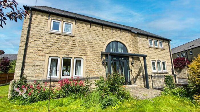5 Bedroom Detached House For Sale In Crossings Meadow, Chapel-En-Le-Frith, SK23