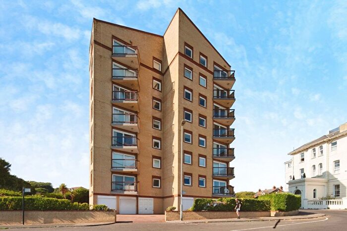 2 Bedroom Flat For Sale In White Rock Road, Hastings, TN34