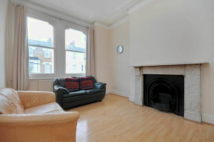 3 Bedroom Flat To Rent In Frithville Gardens, London, W12
