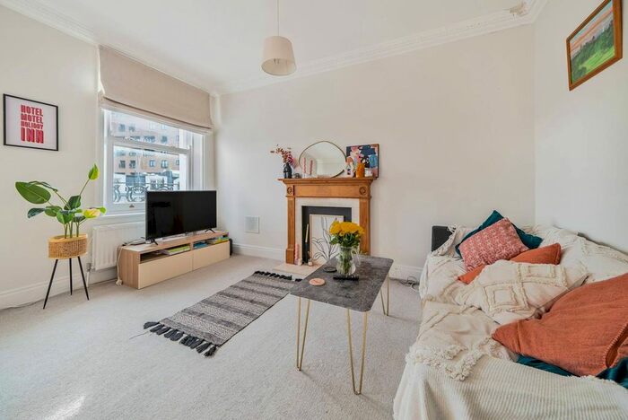 3 Bedroom Flat To Rent In Emperors Gate, South Kensington, London, SW7