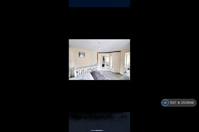 3 Bedroom Semi-Detached House To Rent In Hilton Close, Bedford, MK42