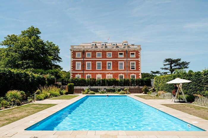 2 Bedroom Apartment For Sale In At Trent Park, London, EN4