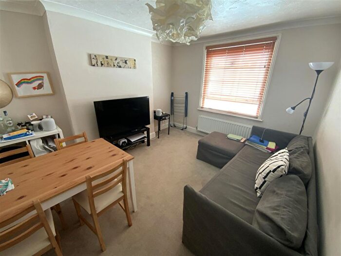 1 Bedroom Flat For Sale In Farm Road, Hove, BN3