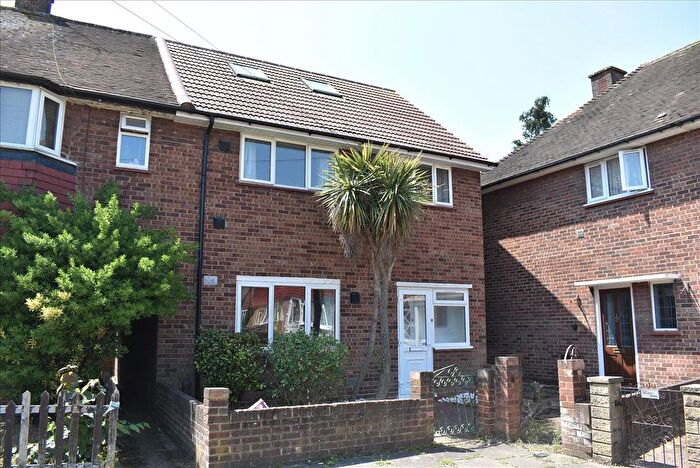 4 Bedroom End Of Terrace House To Rent In Carlton Avenue, Feltham, TW14