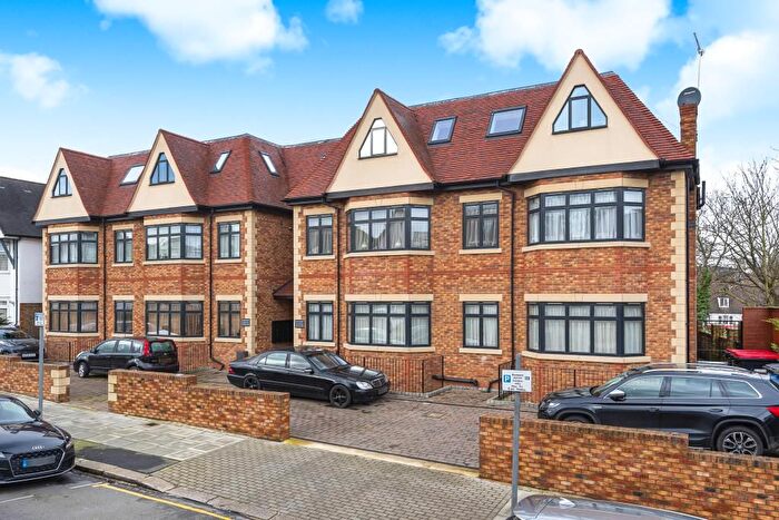 2 Bedroom Flat To Rent In Sinclair Grove, Golders Green, NW11
