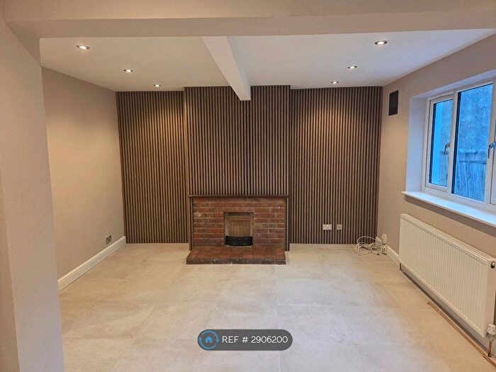 3 Bedroom Semi-detached House To Rent In Wendover St, High Wycombe, HP11