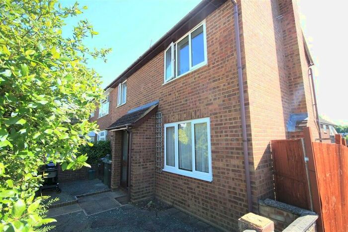 2 Bedroom House To Rent In Batford Road, Harpenden, AL5