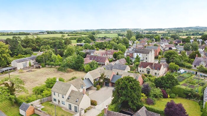 4 Bedroom Link Detached House For Sale In Queen Street, Halford, Shipston-On-Stour, CV36