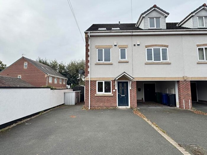 4 Bedroom End Of Terrace House To Rent In Lantern Road, Dudley, DY2