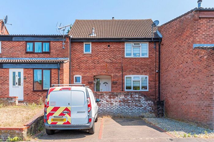 4 Bedroom Terraced House For Sale In Rosebay Close, Norwich, NR6