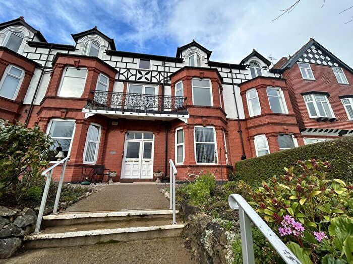 3 Bedroom Flat For Sale In - Whitehall Road, Rhos On Sea, LL28