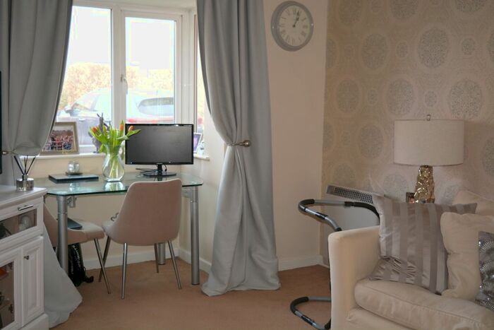 1 Bedroom Flat To Rent In Eastcourt Road, Burbage, Marlborough, SN8