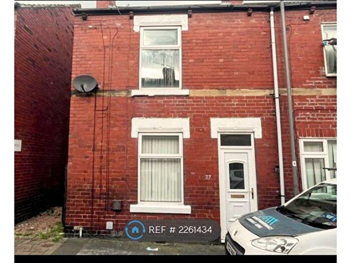 3 Bedroom Terraced House To Rent In Victoria St, Pontefract, WF9