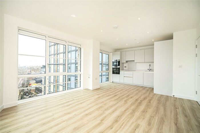 2 Bedroom Flat For Sale In Witan Street, London, E2