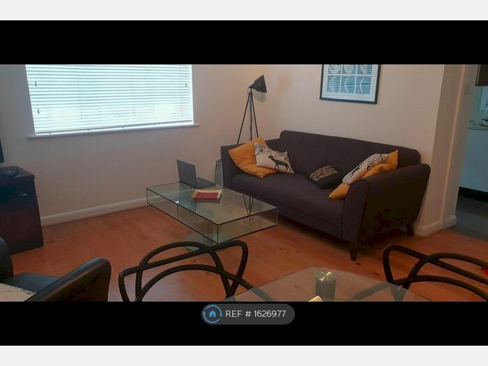 2 Bedroom Flat To Rent In Rouel Road, London, SE16