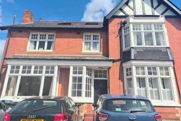 2 Bedroom Flat To Rent In Greenfield Road, Birmingham, B17